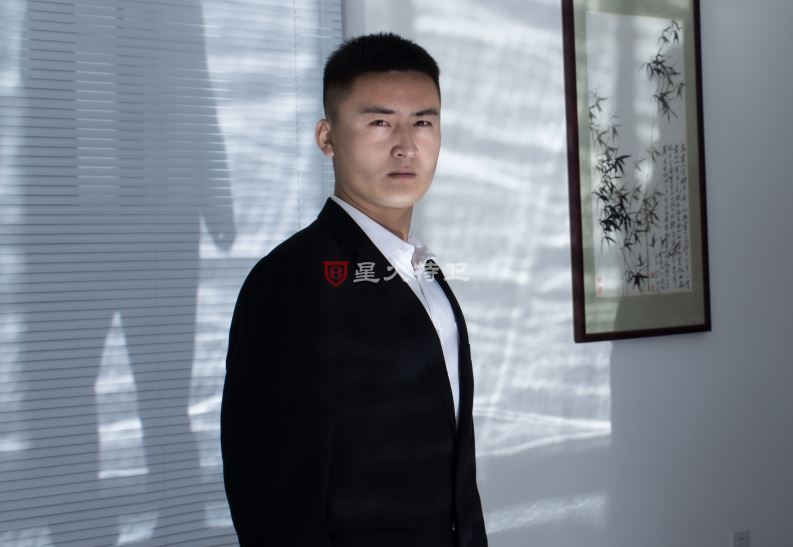 上海私人保镖——武警退役，工作经验丰富，客户认可度高，能力出众